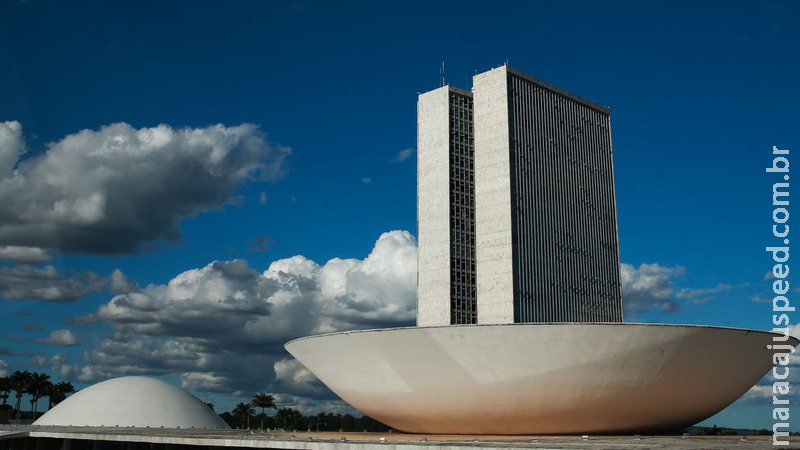 Comissão especial aprova PEC que altera regras eleitorais