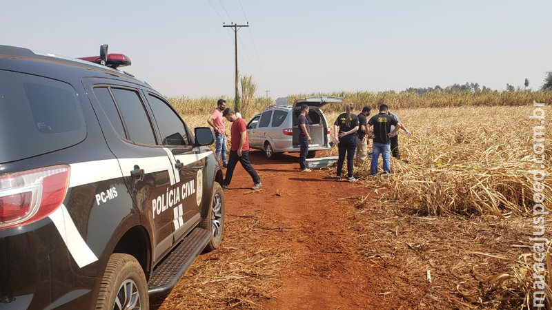 Corpo de mulher é encontrado enrolado em cobertor em meio a canavial