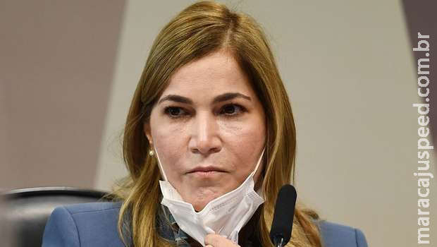 CPI aprova afastamento de secretária do Ministério da Saúde, conhecida como 