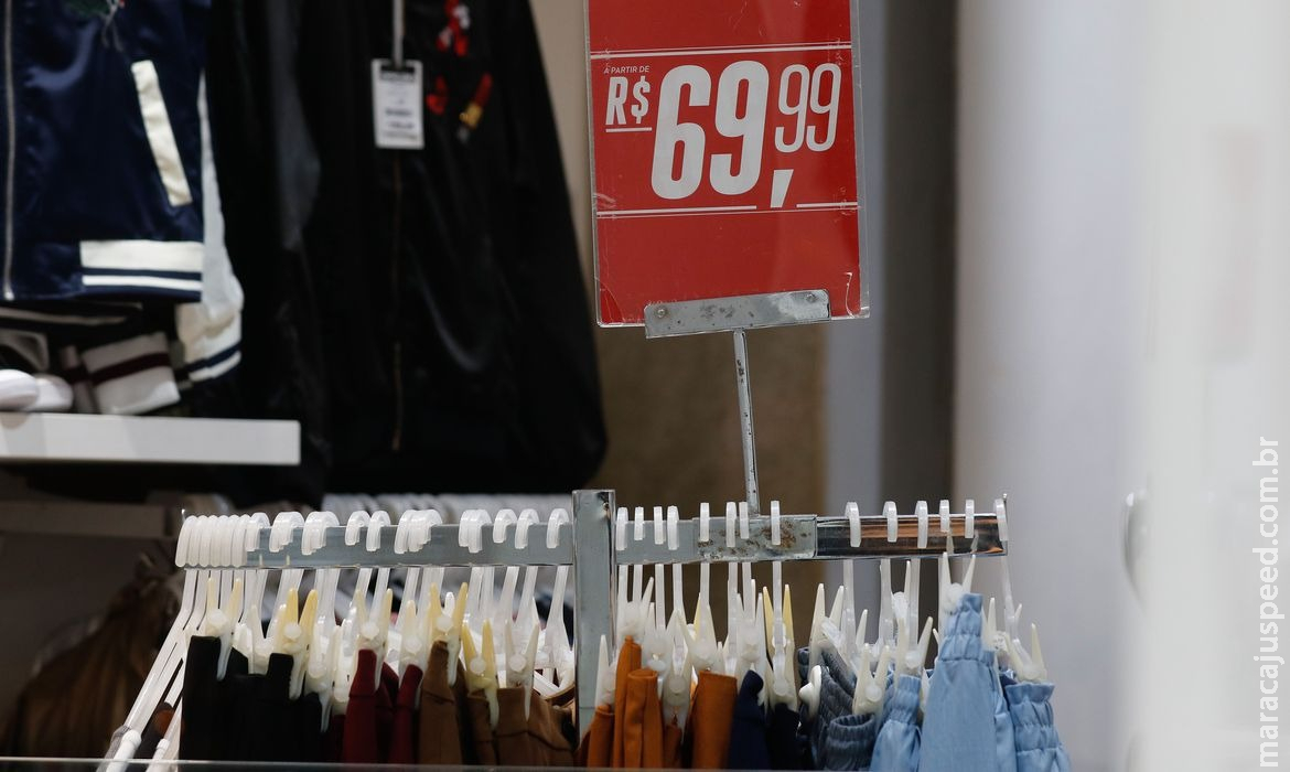 Dia dos Pais injetará R$ 6,03 bilhões na economia do país, estima CNC Dia dos Pais injetará R$ 6,03 bilhões na economia do país, estima CNC