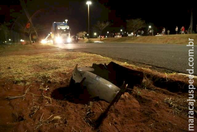 Dois morrem em acidente na capital e polícia suspeita de racha 