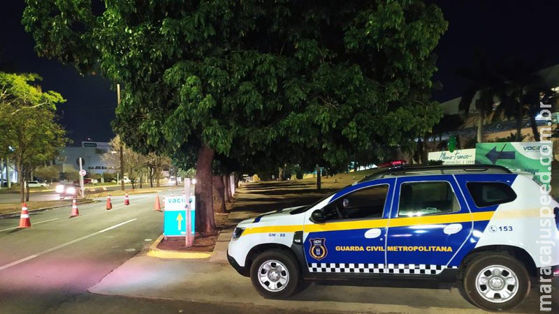 Equipes abordaram 29 pessoas nas ruas após toque de recolher na noite de segunda