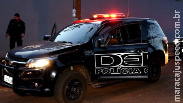 Ferido a tiro por delegado tinha 3 mandados de prisão em aberto e é suspeito de furtar igreja