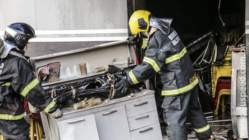 Incêndio destrói restaurante na Júlio de Castilho em Campo Grande
