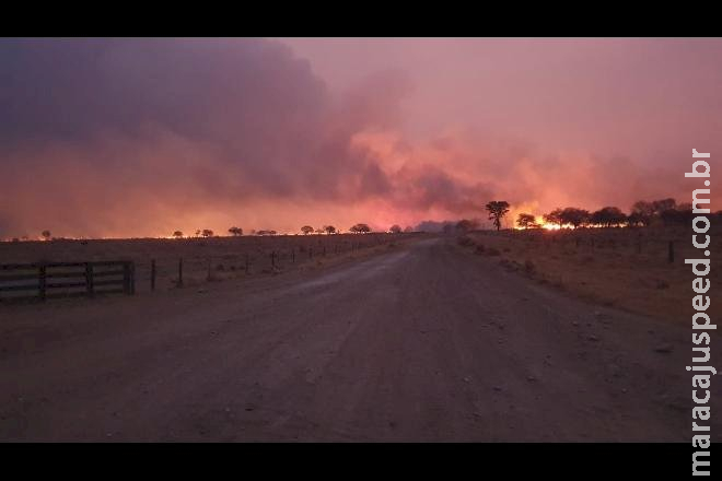 Incêndio fora de controle destrói mais de 100 mil hectares em cidade de MS 
