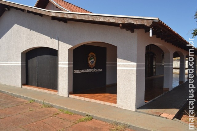 Jovem é ameaçada de morte e arrastada por veículo em movimento alguns metros