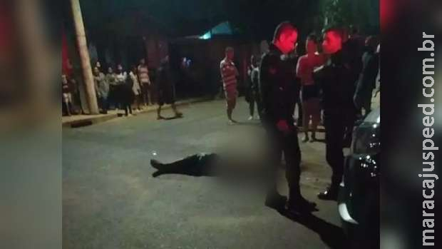 Jovem é executado a tiros e suspeitos fogem no Caiobá