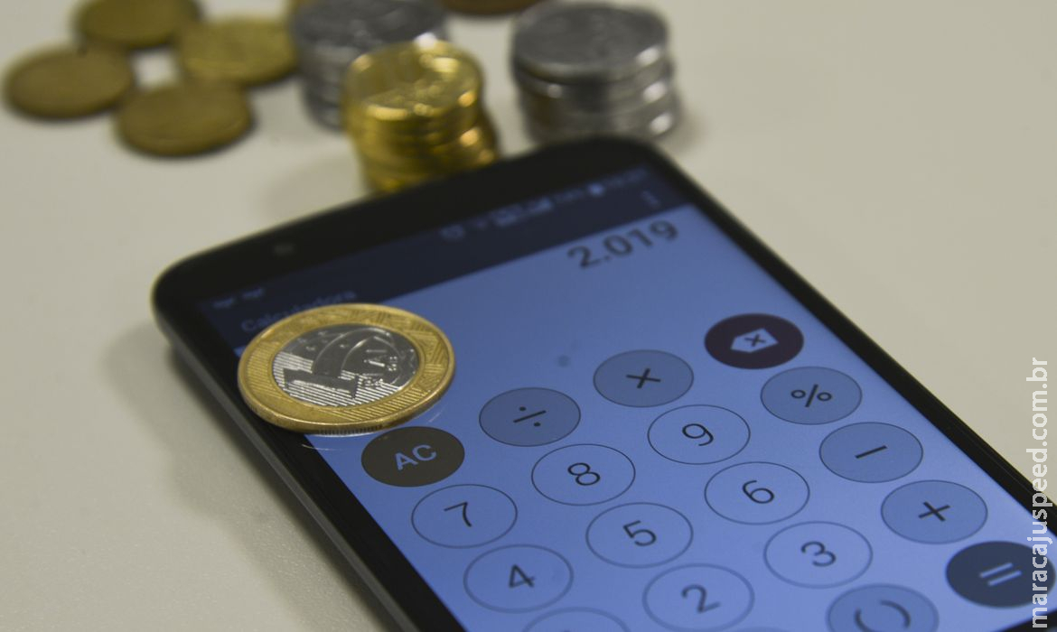 Juros do cheque especial e crédito não consignado caem em julho Juros do cheque especial e crédito não consignado caem em julho