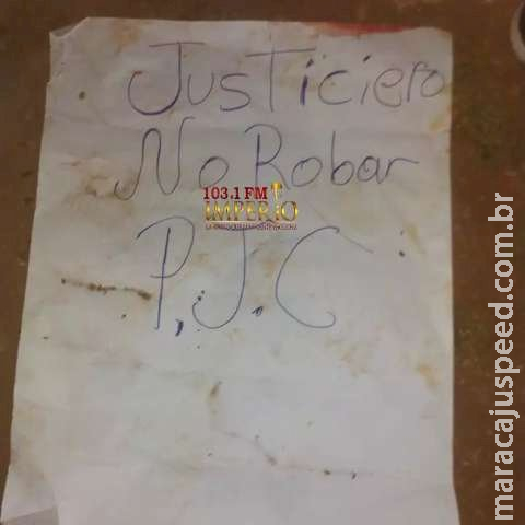 Justiceiros atacam, matam dois com 50 tiros de fuzil e deixam recado