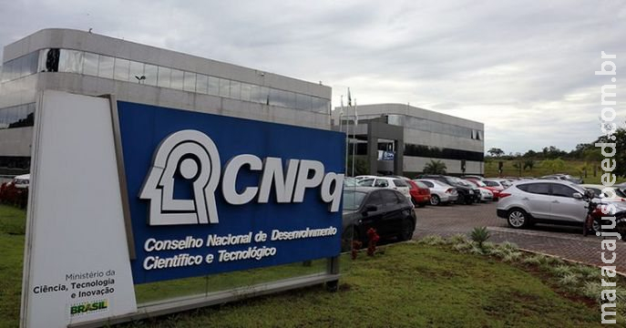 Lattes está disponível, mas com acesso parcial aos dados Lattes está disponível, mas com acesso parcial aos dados