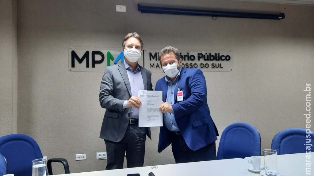 Laudir entrega a promotor projeto do novo plano de cargos de servidores Laudir entrega a promotor projeto do novo plano de cargos de servidores
