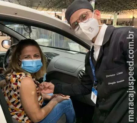 Mãe de vítima de homofobia em drive-thru relata "dor imensa" por ofensa ao filho Mãe de vítima de homofobia em drive-thru relata "dor imensa" por ofensa ao filho