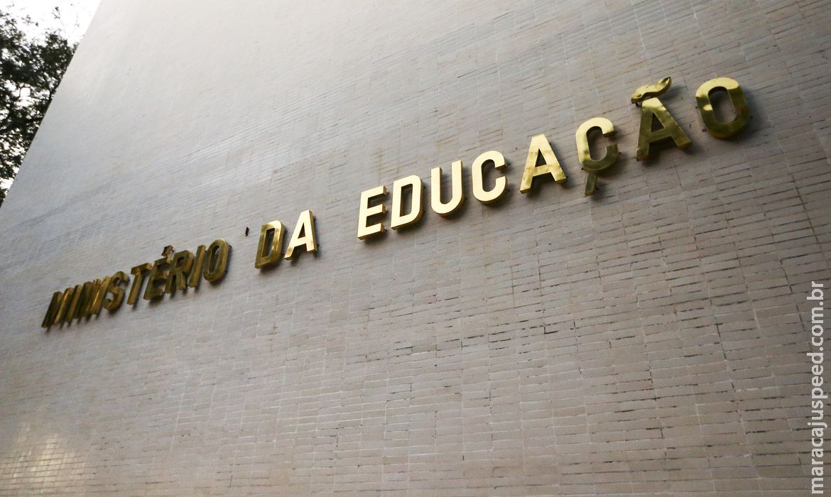 MEC abre novas vagas em curso para professor de alfabetização