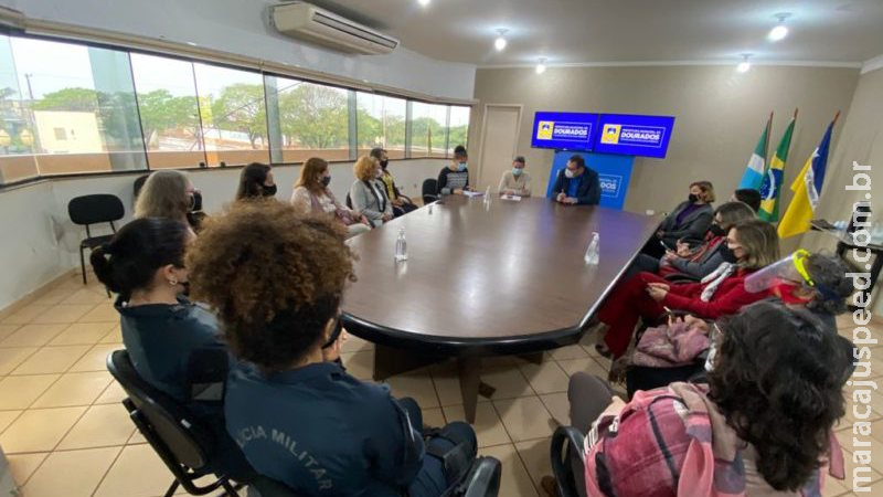 Membros dos conselhos da Pessoa com Deficiência e da Mulher tomam posse em Dourados Membros dos conselhos da Pessoa com Deficiência e da Mulher tomam posse em Dourados