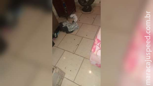 Mulher é ameaçada com um facão e agredida pelo marido Mulher é ameaçada com um facão e agredida pelo marido
