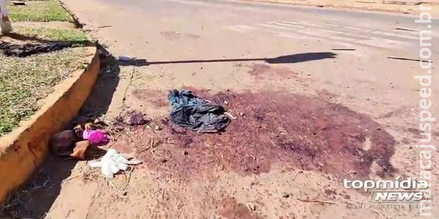 Mulher é encontrada ensaguentada após ser agredida com socos, chutes e pedradas