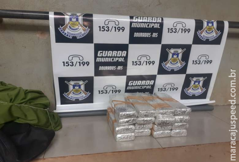 Mulher é presa com mala "recheada" de drogas em rodoviária