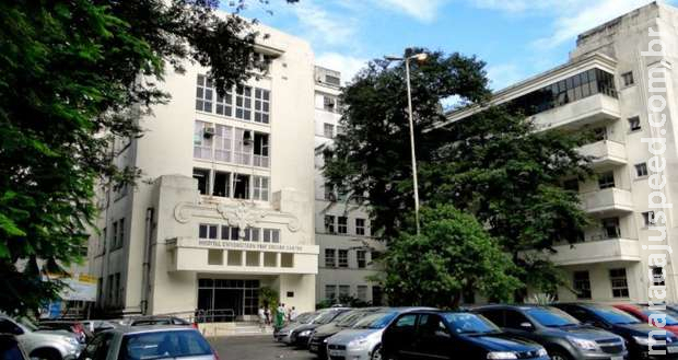 Mulher vai presa depois de envenenar família e vizinhos