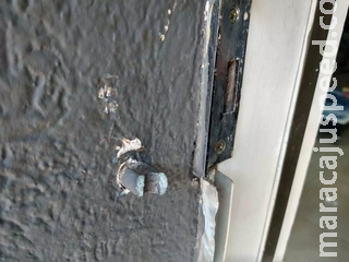 Ótica é arrombada durante a madruga e ladrão leva mais de 15 relógios - CREDITO: CAMPO GRANDE NEWS