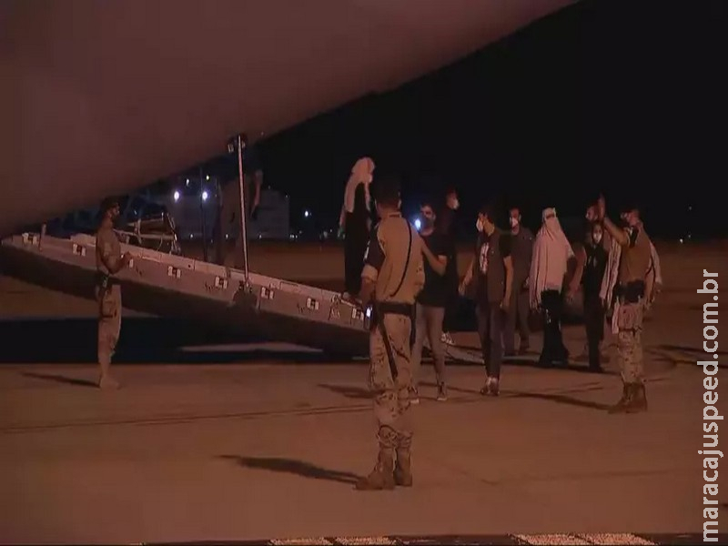 Países planejam receber refugiados afegãos após tomada de poder pelo Talibã