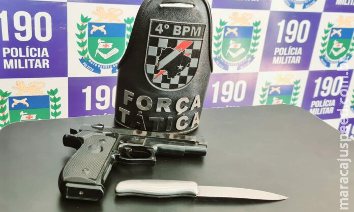 PM prende jovem com faca e simulacro de arma de fogo em Ponta Porã