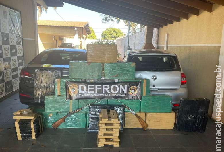 Polícia apreende 450 kg de maconha em sítio usado de Polícia apreende 450 kg de maconha em sítio usado de