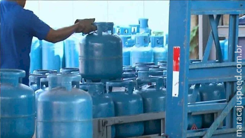 Preço do gás de cozinha tem alta de 26,7% em um ano e chega a recorde de R$ 107 em MS