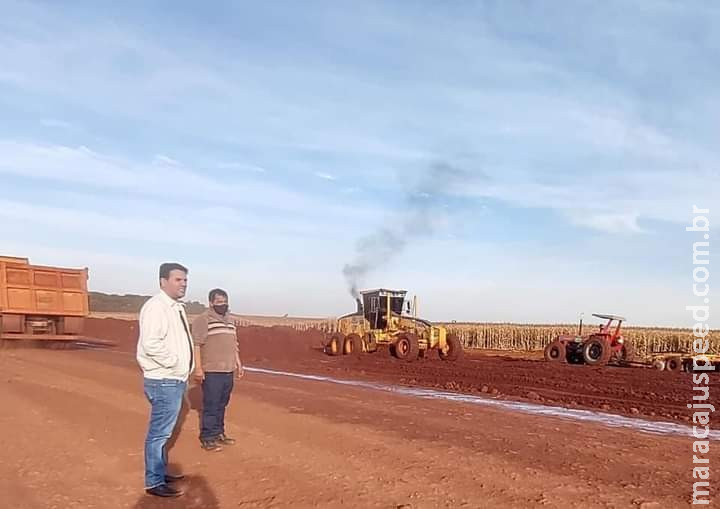 Prefeito de Caarapó visita obra orçada em R$ 44 milhões na zona rural Prefeito de Caarapó visita obra orçada em R$ 44 milhões na zona rural