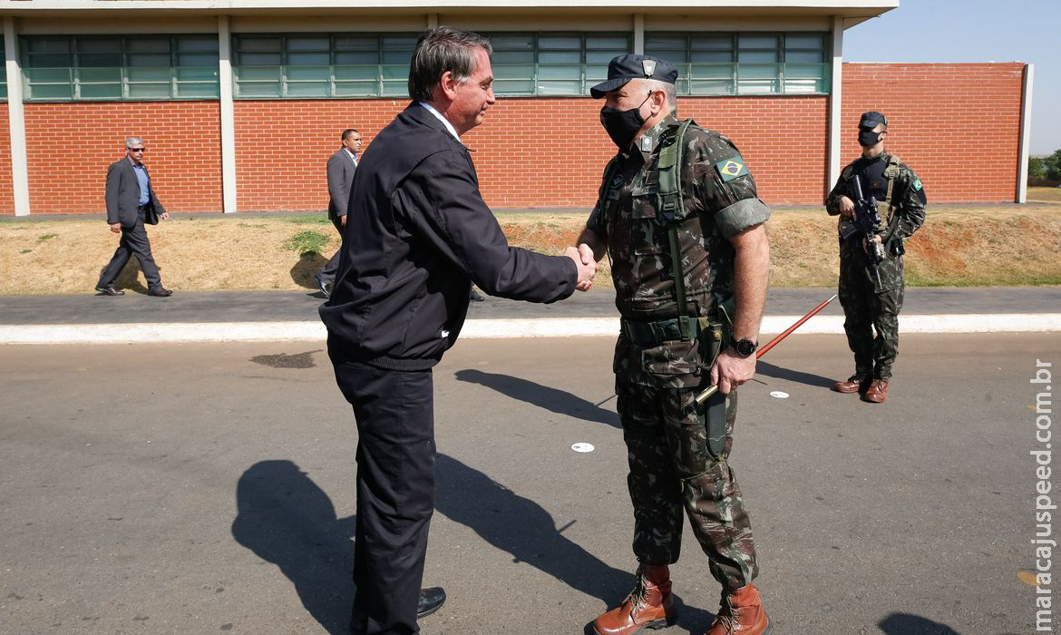 Presidente participa de cerimônia do Exército em Goiânia