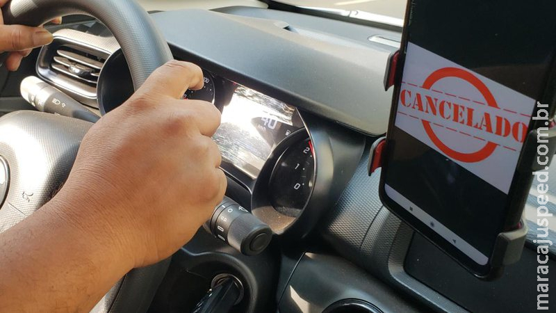Problema sem solução? Corridas sem cancelamentos dependem de reajuste na tarifa e baixa na gasolina Problema sem solução? Corridas sem cancelamentos dependem de reajuste na tarifa e baixa na gasolina