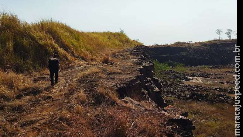 Quatro vão para delegacia após corpo de menina de 11 anos ser jogado de paredão