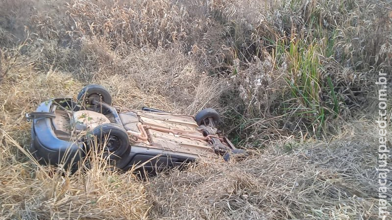 Seis ocupavam carro que capotou e matou 3 em rodovia; entre eles sobrinha de cantor e filho de secretário