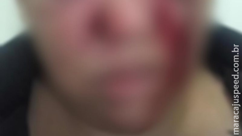 Suspeito de se envolver com adolescente, homem é agredido por 5 pessoas