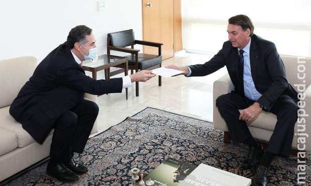 TSE pede inquérito para investigar fake news de Bolsonaro sobre eleições TSE pede inquérito para investigar fake news de Bolsonaro sobre eleições