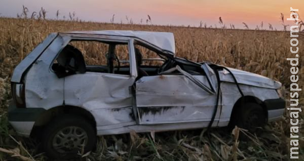 Uno capota em tentativa de ultrapassagem na MS-430 e três pessoas morrem