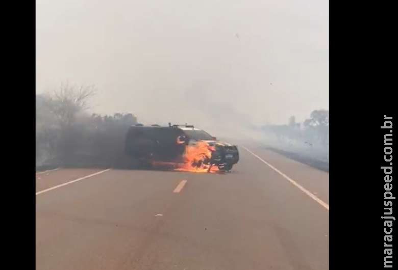 Viatura da PRF é destruída pelo fogo em área de incêndio