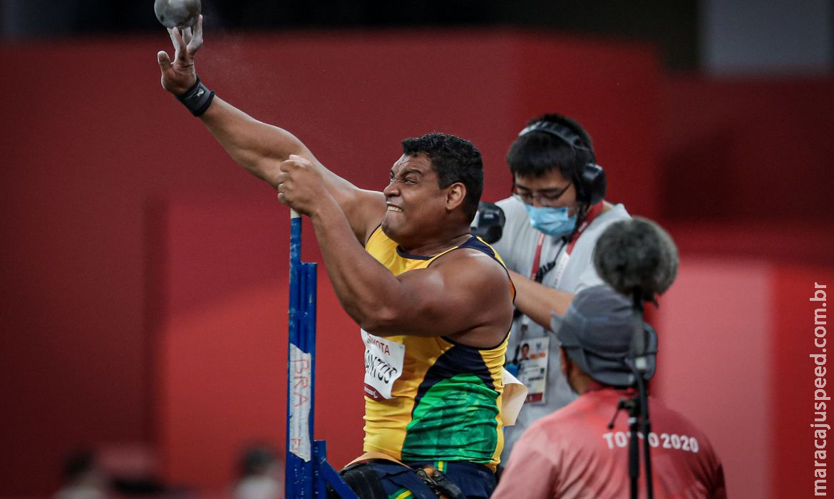 Wallace Santos é ouro, com recorde mundial no arremesso de peso Wallace Santos é ouro, com recorde mundial no arremesso de peso