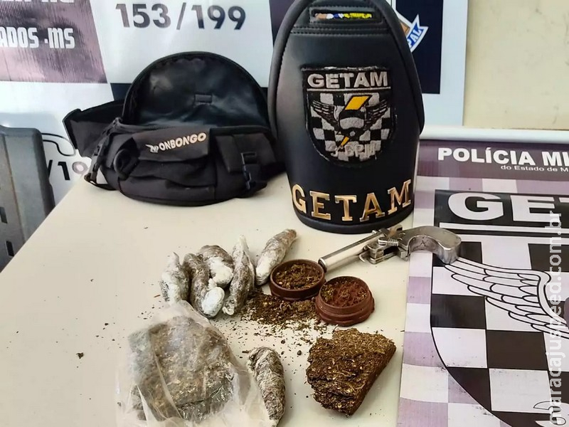 Adolescente é apreendido com droga e arma de fabricação caseira Adolescente é apreendido com droga e arma de fabricação caseira