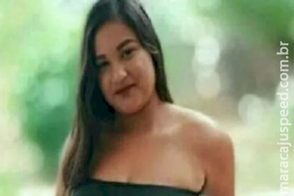 Adolescente morre após sofrer descarga elétrica enquanto usava chapinha Adolescente morre após sofrer descarga elétrica enquanto usava chapinha