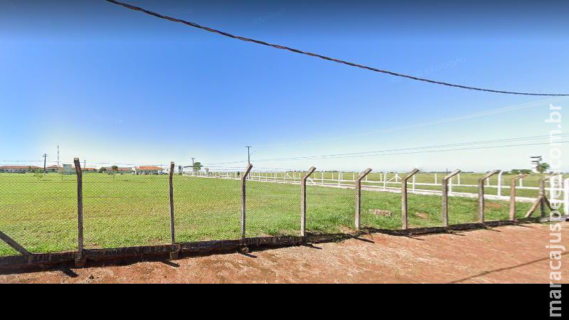 AGORA: Avião militar cai e piloto ejeta antes de aeronave explodir em Campo Grande AGORA: Avião militar cai e piloto ejeta antes de aeronave explodir em Campo Grande