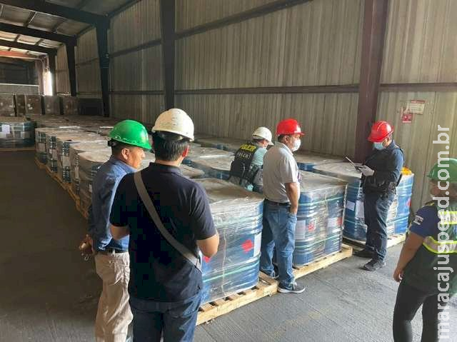 Após alerta da PF, polícia boliviana apreende produto químico que refina cocaína Após alerta da PF, polícia boliviana apreende produto químico que refina cocaína