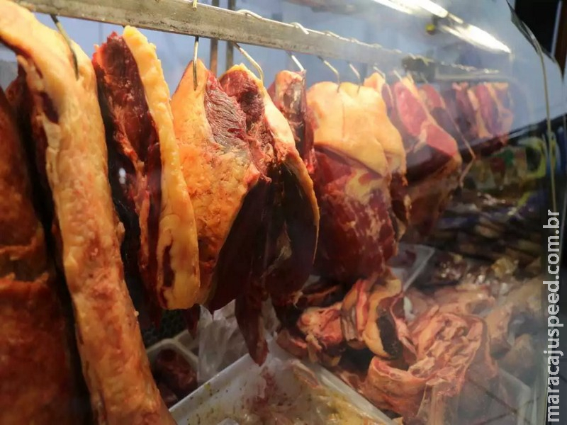 Após subir 26% em 12 meses, preço da carne pode cair sem exportação para China