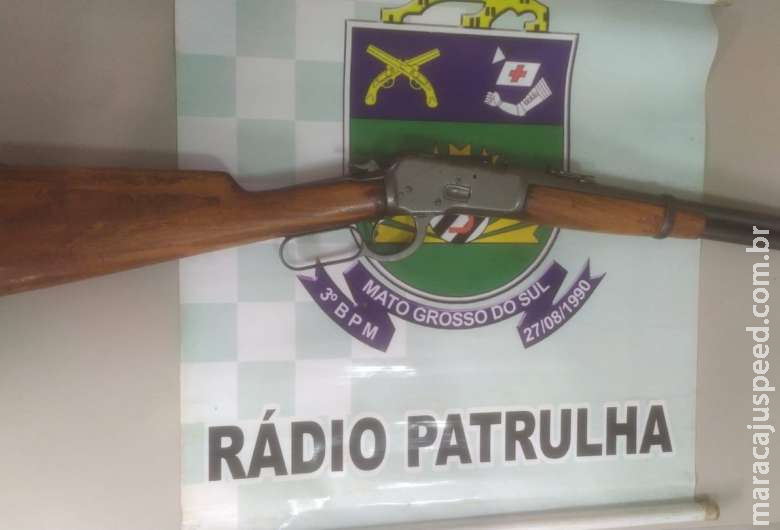 Arma de fogo é apreendida pela polícia em bairro de Dourados Arma de fogo é apreendida pela polícia em bairro de Dourados