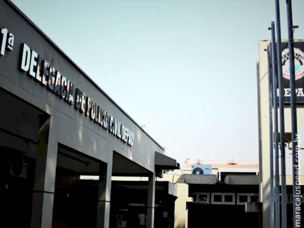 Armado com facões, jovem ameaça funcionário de lanchonete em Dourados Armado com facões, jovem ameaça funcionário de lanchonete em Dourados