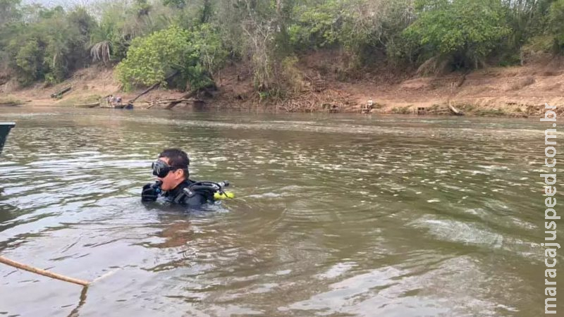 Bombeiros encontram corpo de homem que morreu afogado ao atravessar rio a nado Bombeiros encontram corpo de homem que morreu afogado ao atravessar rio a nado