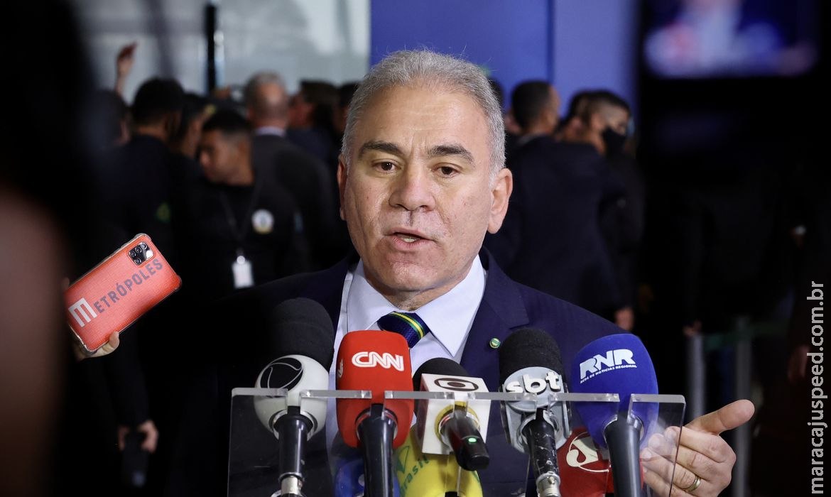 Brasil chega a 40% da população completamente vacinada contra covid-19