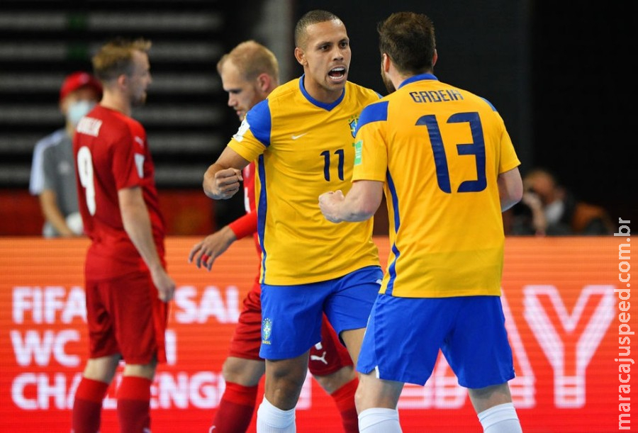 Brasil deslancha no 2° tempo e vence a República Tcheca no Mundial de Futsal Brasil deslancha no 2° tempo e vence a República Tcheca no Mundial de Futsal