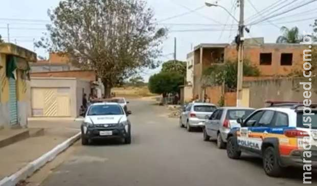 Casal come bombom envenenado e ex-mulher do noivo é suspeita em MG