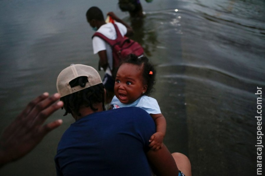 Colômbia monitora 19 mil migrantes que tentam cruzar fronteira com Panamá a caminho dos EUA Colômbia monitora 19 mil migrantes que tentam cruzar fronteira com Panamá a caminho dos EUA