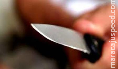 Com ciúmes da prima, mulher esfaqueia marido em Sidrolândia Com ciúmes da prima, mulher esfaqueia marido em Sidrolândia